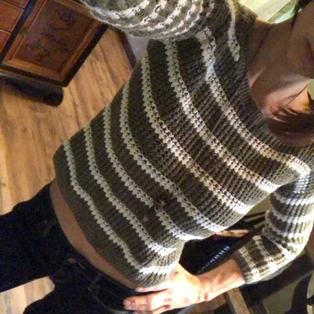 Hollister Green & white knitted sweater - Picture 4 of 8